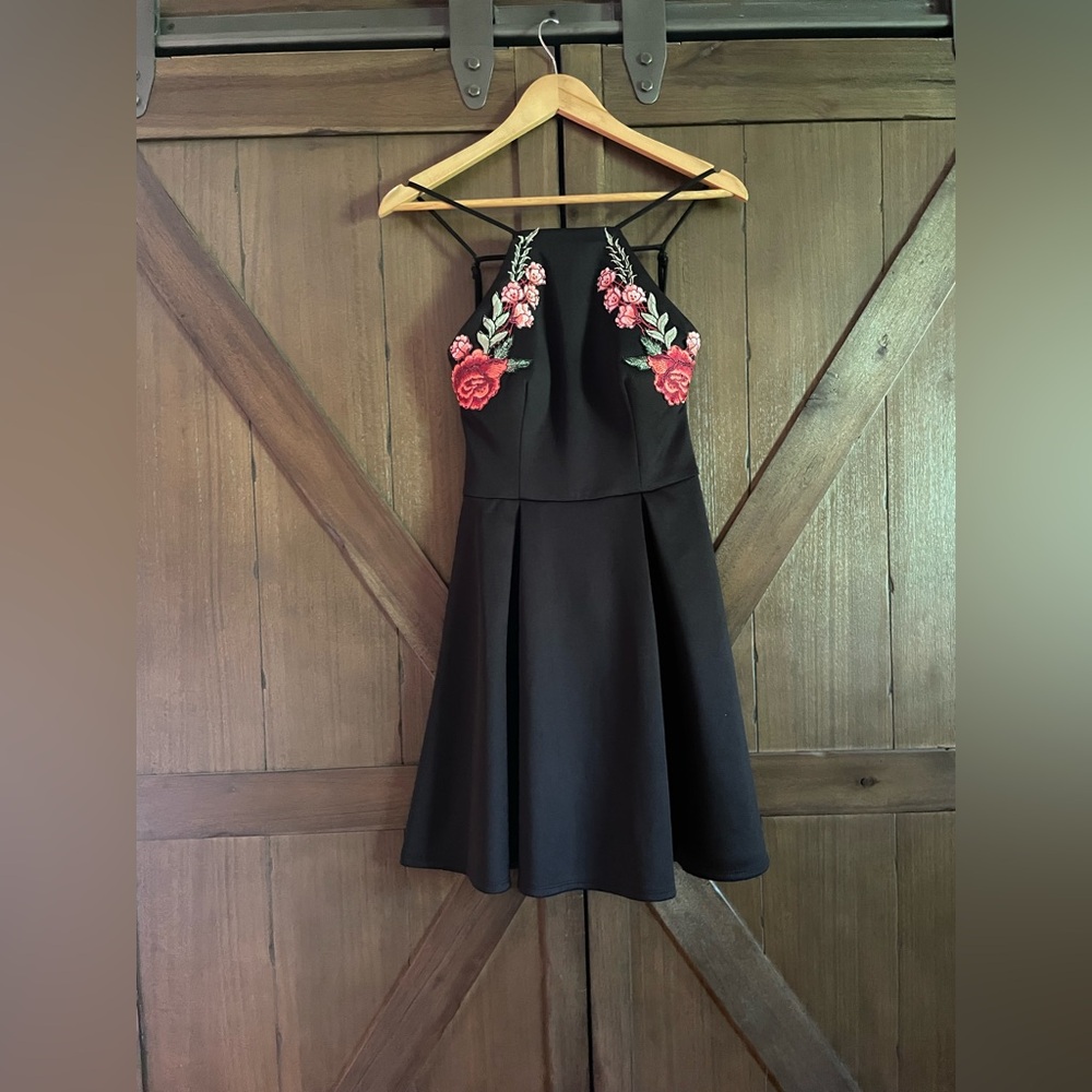 Women’s vintage 90’s Little Black Dress (LBD) with Floral Embroidery